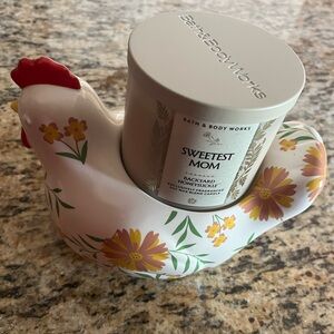 Bath & Body Works Floral Ceramic Hen Chicken 3 Wick candle Holder kitchen new